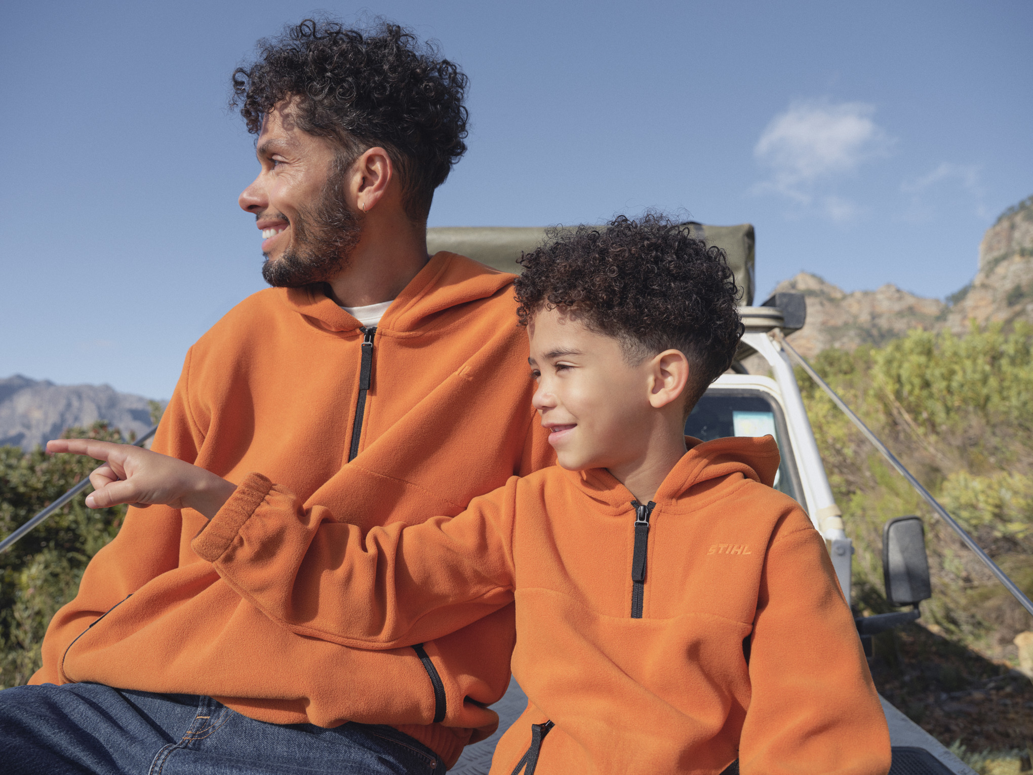 Sweatshirt com capuz FLEECE