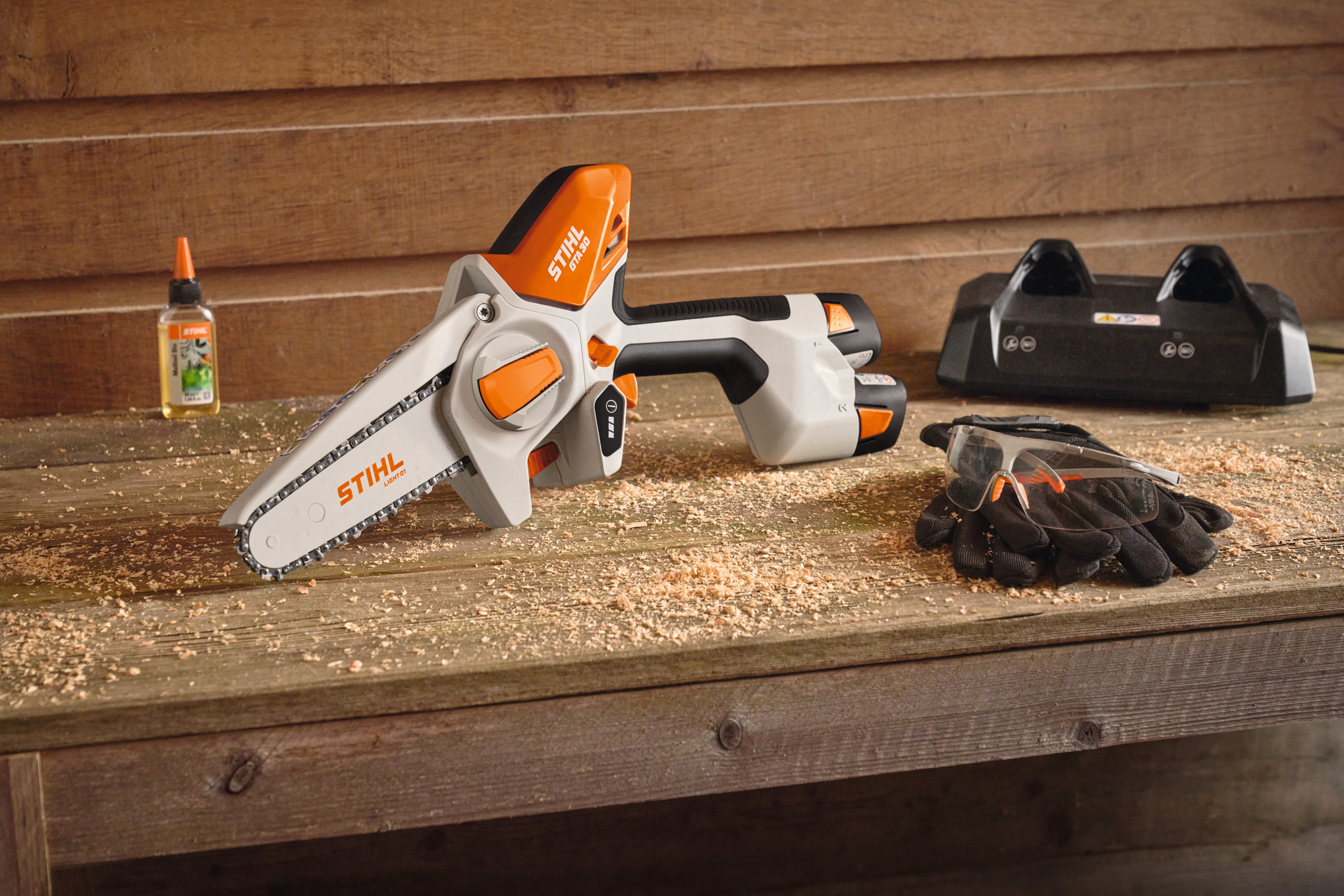  STIHL GTA 30 com bateria adequada e óleo