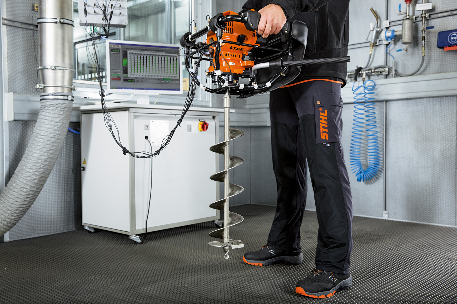 Um dispositivo STIHL é testado quanto à sua exposição a vibrações