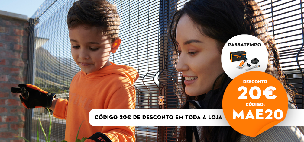 Casal no jardim com maquinas STIHL a bateria