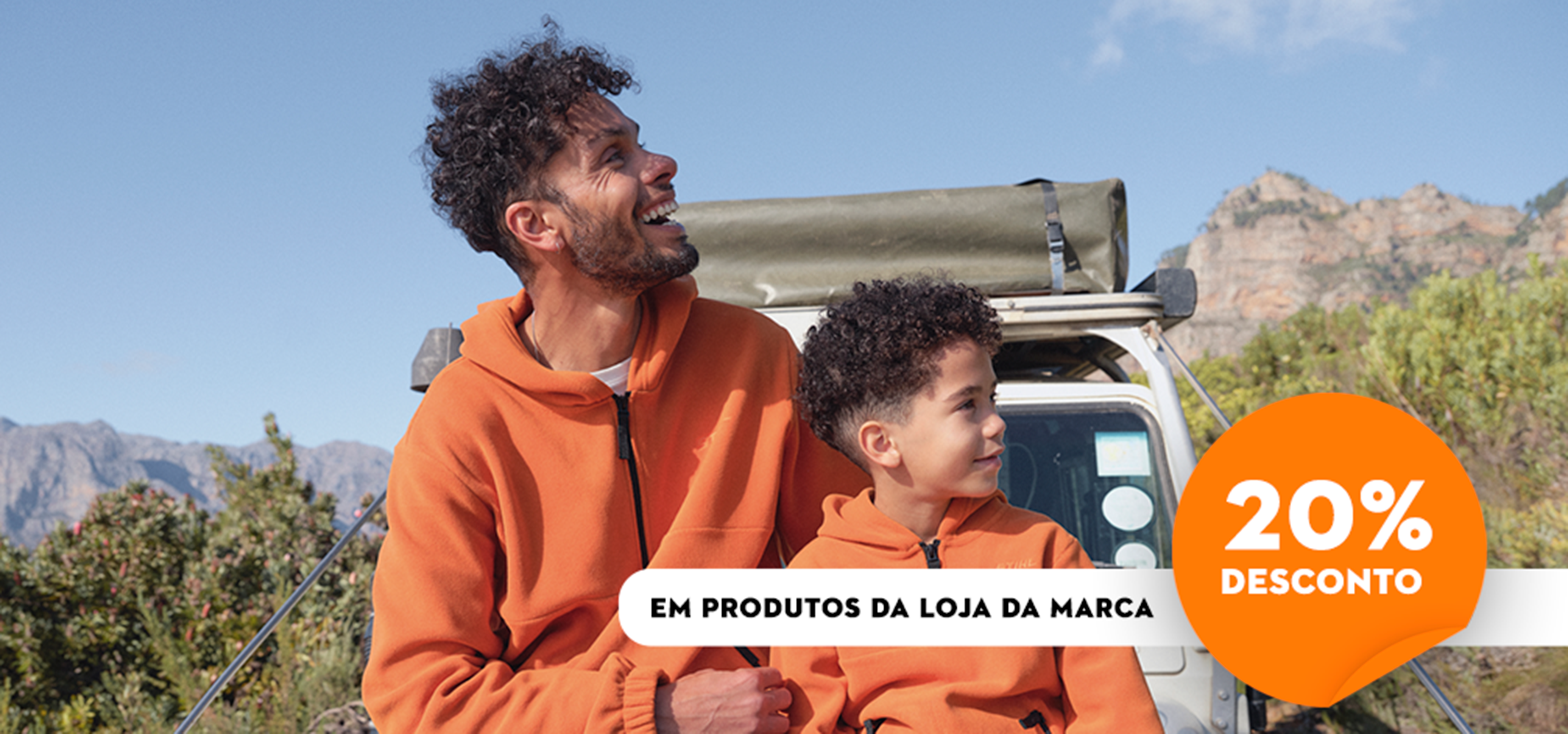 Pai e filho com camisola STIHL